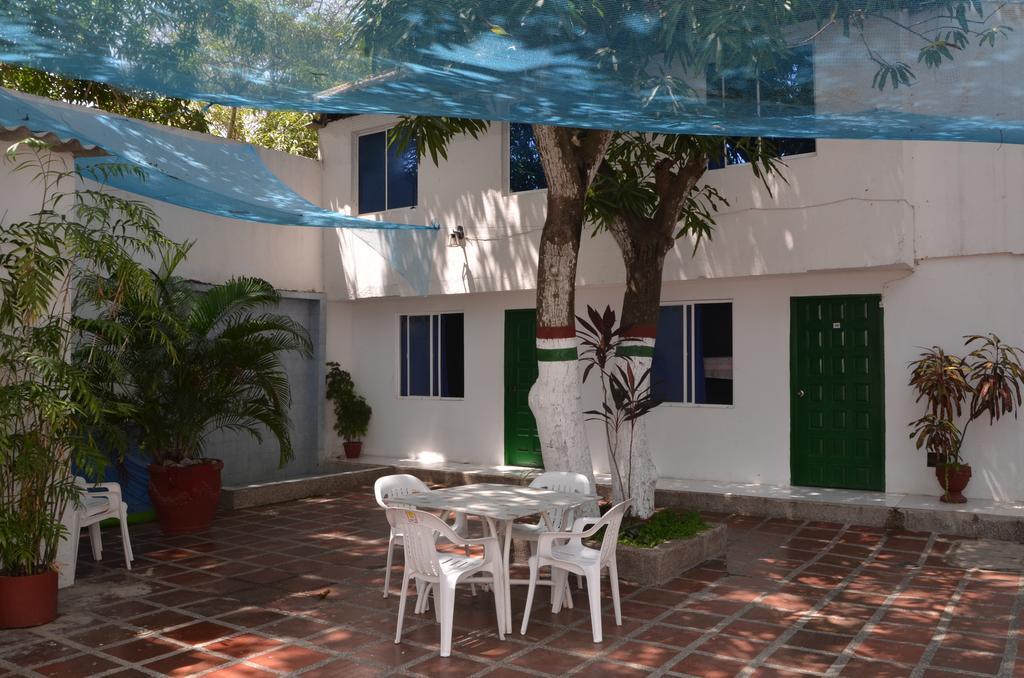 Hotel Vargas Airport Cartagena Екстериор снимка