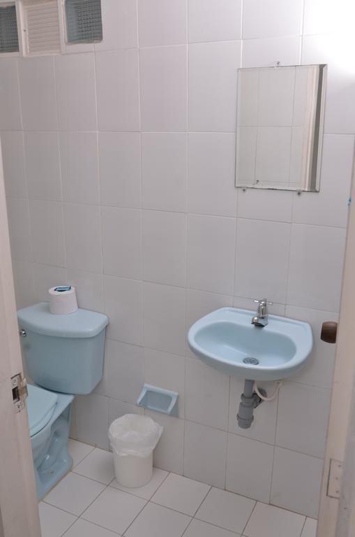 Hotel Vargas Airport Cartagena Стая снимка
