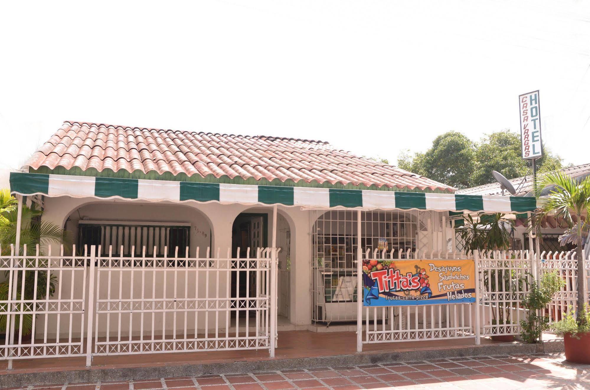 Hotel Vargas Airport Cartagena Екстериор снимка