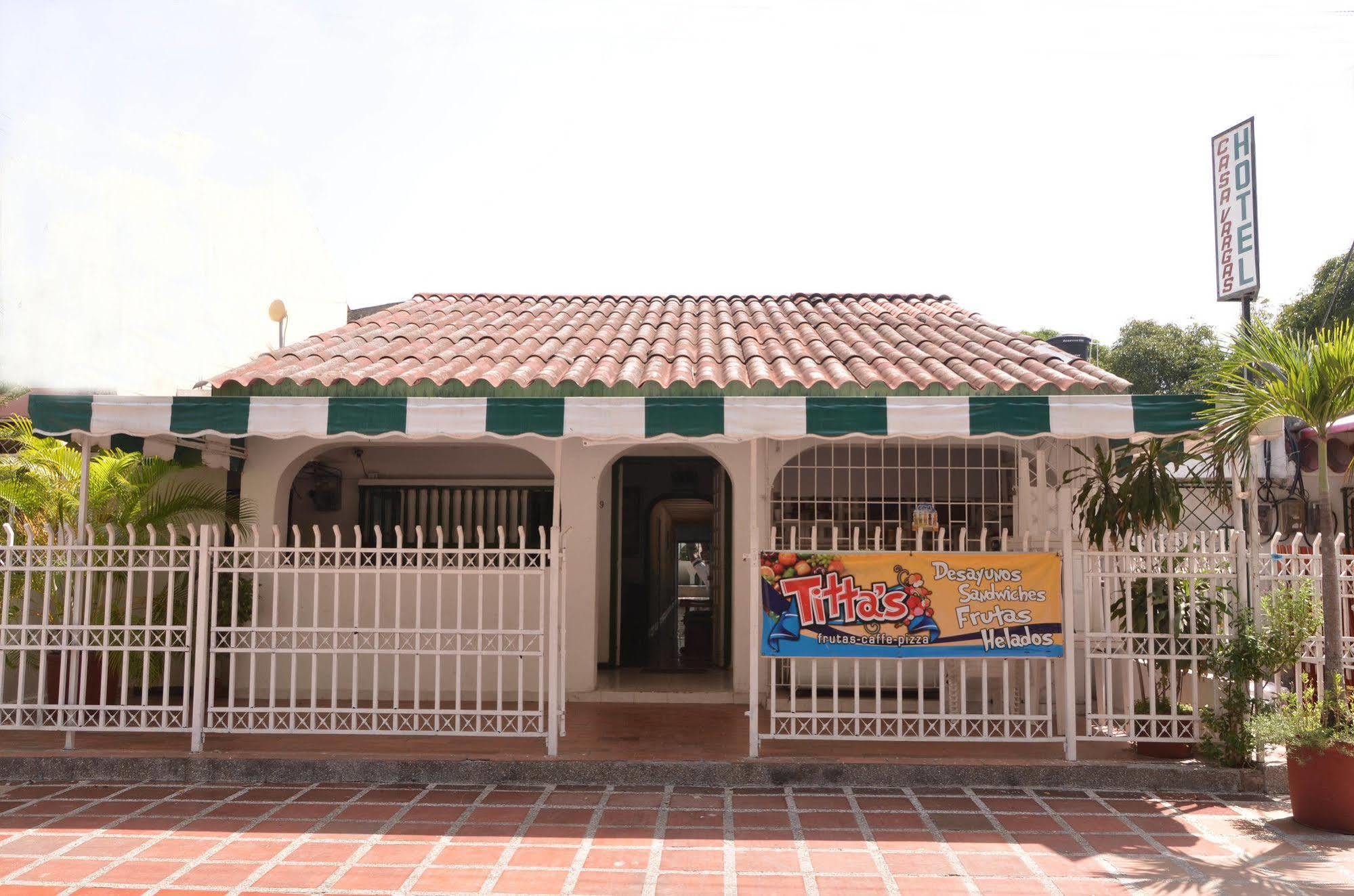 Hotel Vargas Airport Cartagena Екстериор снимка